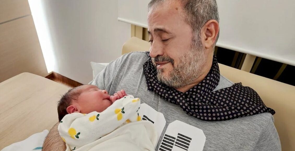 جورج وسوف يحتضن حفيدته