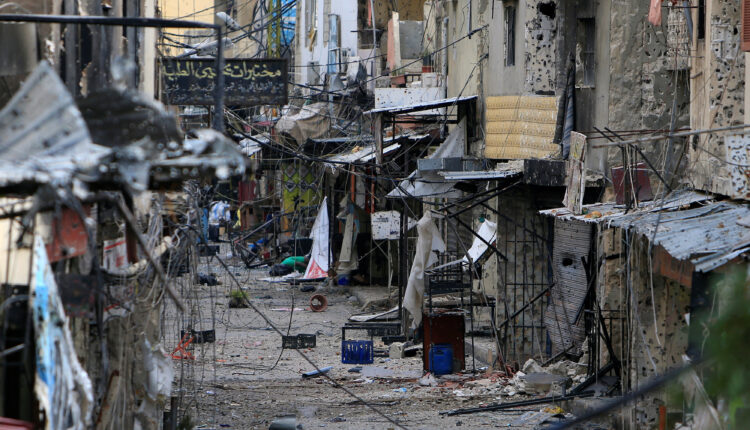 الاشتباكات في مخيم  عين الحلوة