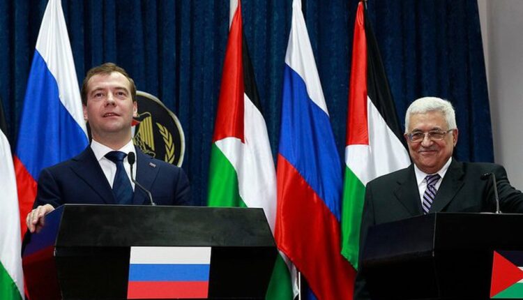 1280px-Dmitry_Medvedev_in_Palestine_18_January_2011-10