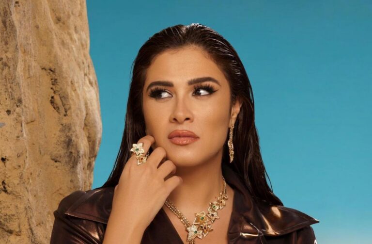 ياسمين عبد العزيز
