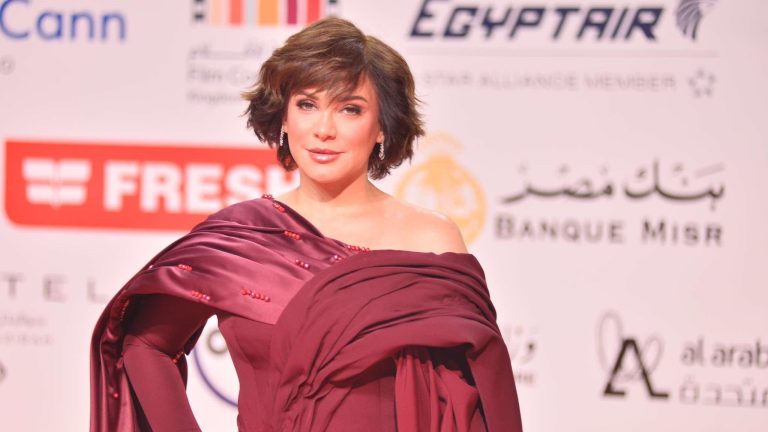 سلاف فواخرجي من السجادة الحمراء لفيلم سلمى