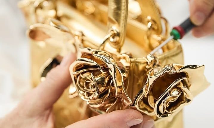 c106f553-932f-400f-a041-028bc6399963