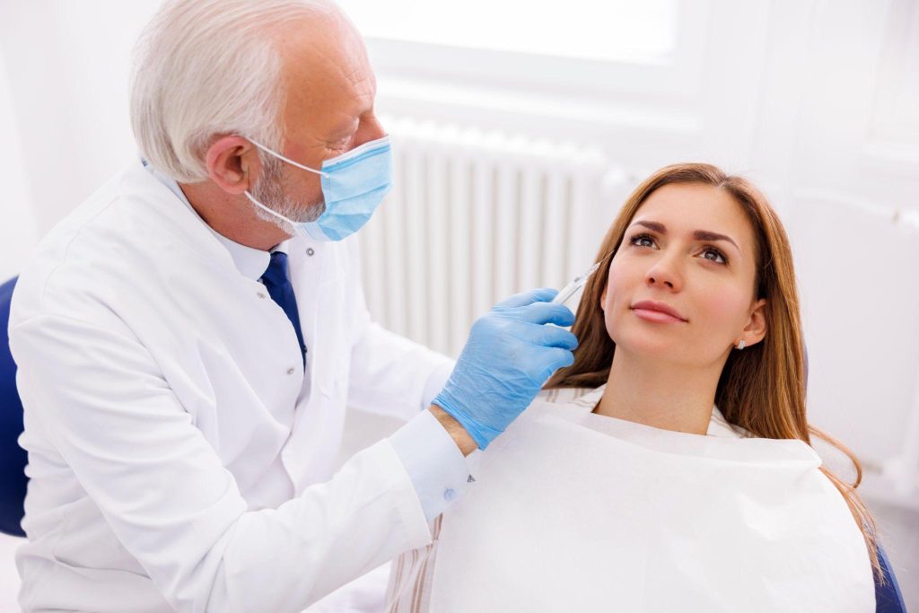 الفيلر «حقنة تجميل» ذات مخاطر قد تصل إلى فقدان البصر والسكتة الدماغية