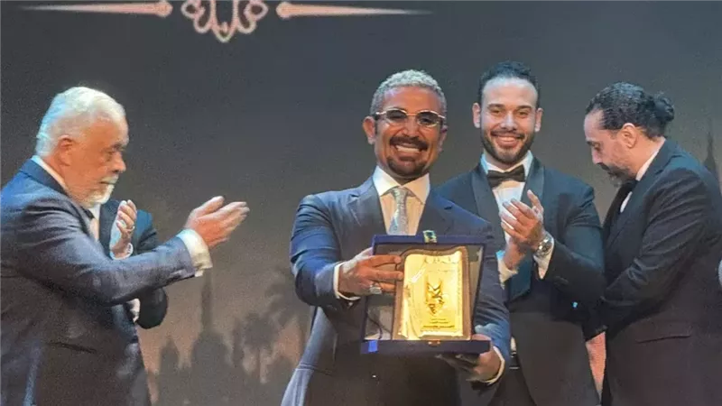 "هطلع رحلات المصيف معاكم"..أحمد سعد يحصل على عضوية نقابة المهن التمثيلية
